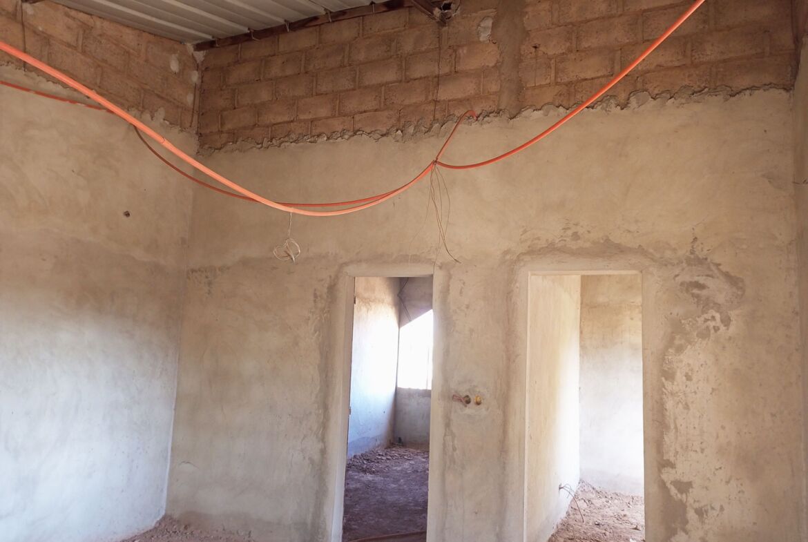 Un duplex inachevé en vente à Nioko 1 - Saaba